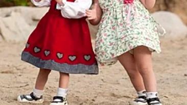 VIDEO Doua fetite isi pot citi gandurile si pot vedea una prin ochii celeilalte!