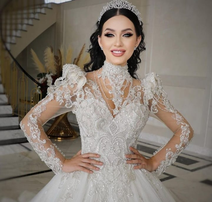 Bianca Comanici este model pentru un brand de rochii de mireasă / (sursă: Instagram)