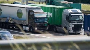 Un român a fost prins în timp ce transporta șase albanezi congelați!
