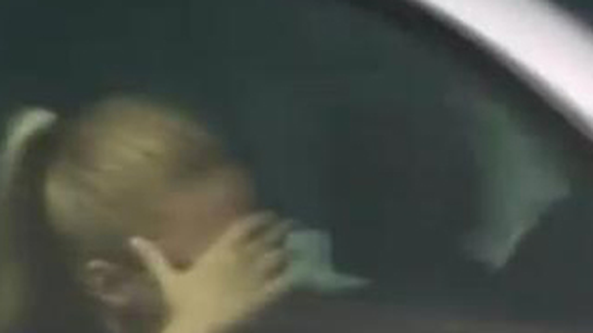 VIDEO  Andreea Antonescu, sfarsita de durere la inmormantarea tatalui iubitului ei