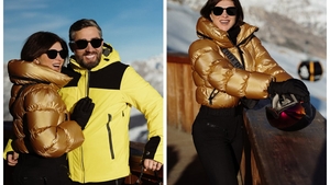 Nu e o glumă! Cât costă salopeta de schi pe care Monica Bîrlădeanu a purtat-o în vacanța cu Valeriu Gheorghiță, în Alpi