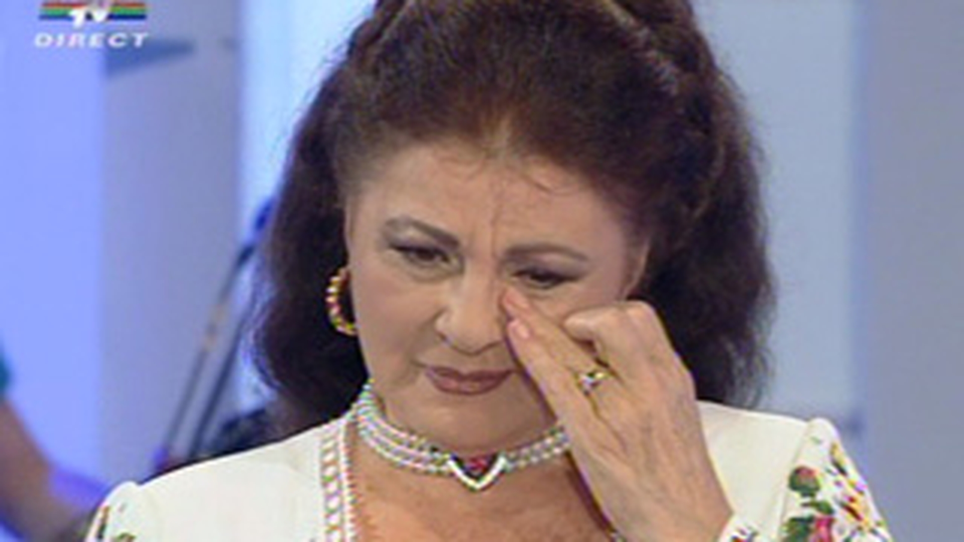 Irina Loghin a facut comotie cerebrala! A fost internata de urgenta la Spitalul Militar! Afla aici minut cu minut cum evolueaza starea ei de sanatate!