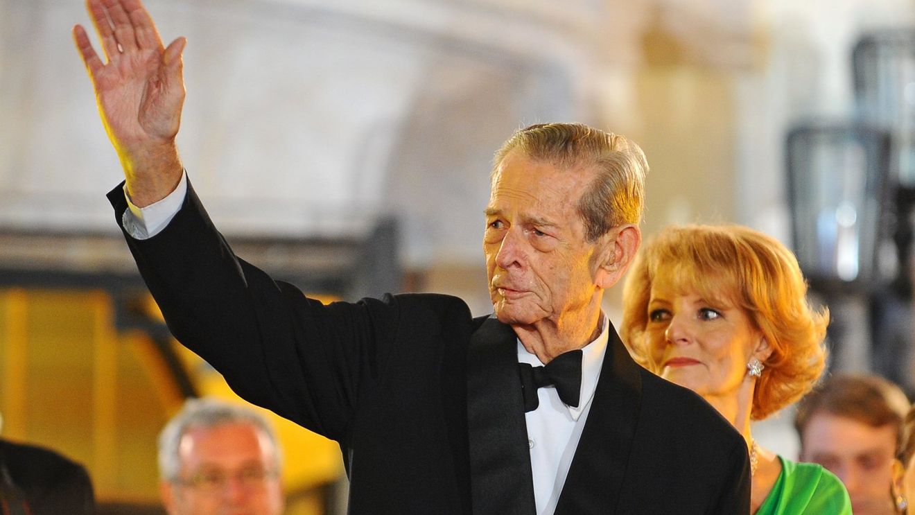 Previziunea lui Carmen Harra despre Regele Mihai s-a adeverit! Alte două nume grele din showbiz ne vor părăsi: "... va muri într-un accident rutier"