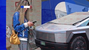 Câștigătoarea Bravo, ai stil! a schimbat radical foaia. Nu îi mai place cu Cybertruck-ul