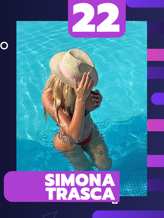 Top 30 sexy – dive care au devenit pudice și încearcă să-și acopere “elementele din dotare” cu mânuța. Gina Pistol & Daniela Crudu, în ipostaze de neuitat!