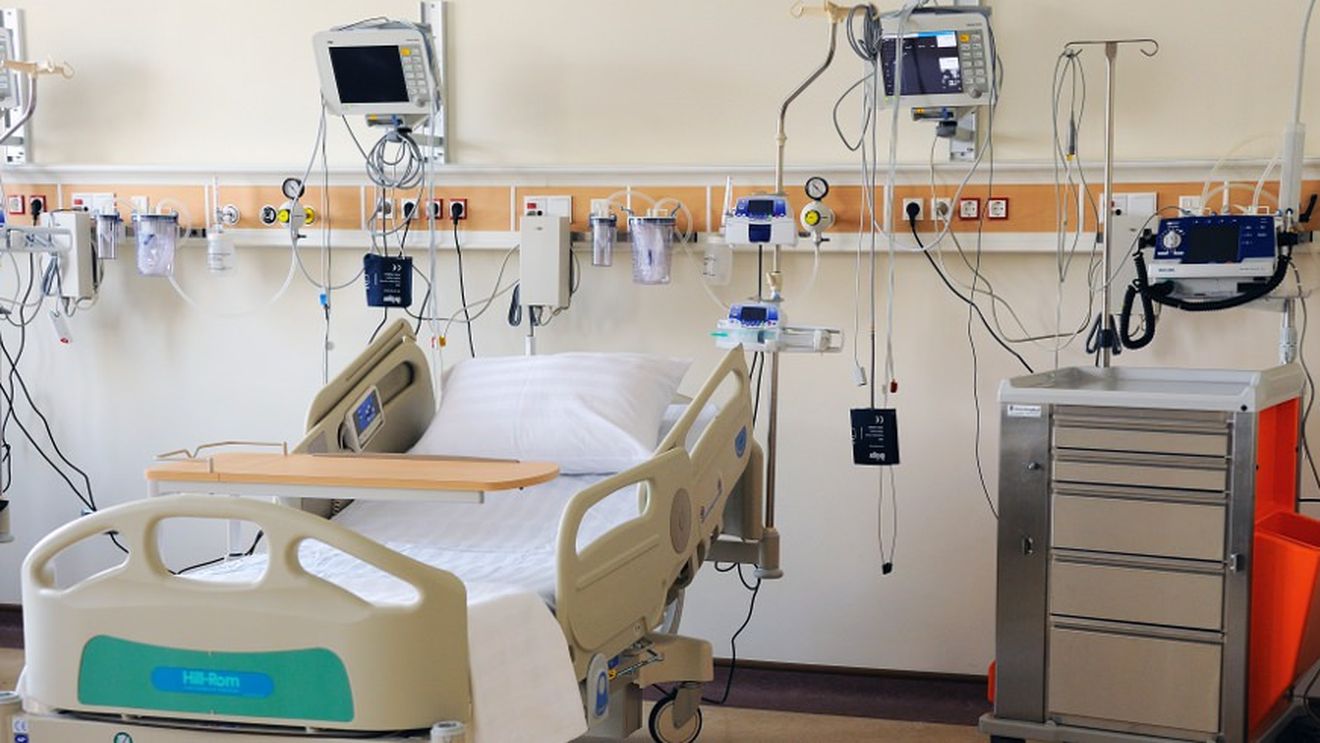 Ce se va întâmpla cu medicul și asistenta care ar fi întreținut relații intime în locul în care sunt tratați bolnavii de COVID-19