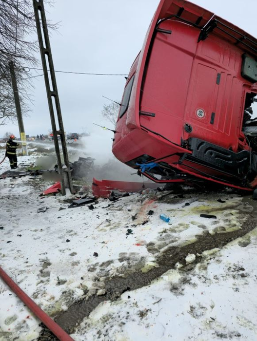 Tragedie în a doua zi de Crăciun. Doi soți și copilașul lor de 4 ani au murit într-un accident rutier cumplit