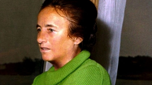 Ce poreclă rușinoasă avea Elena Ceaușescu. Motivul: Nu purta niciodată lenjerie pe sub rochii sau fustițe