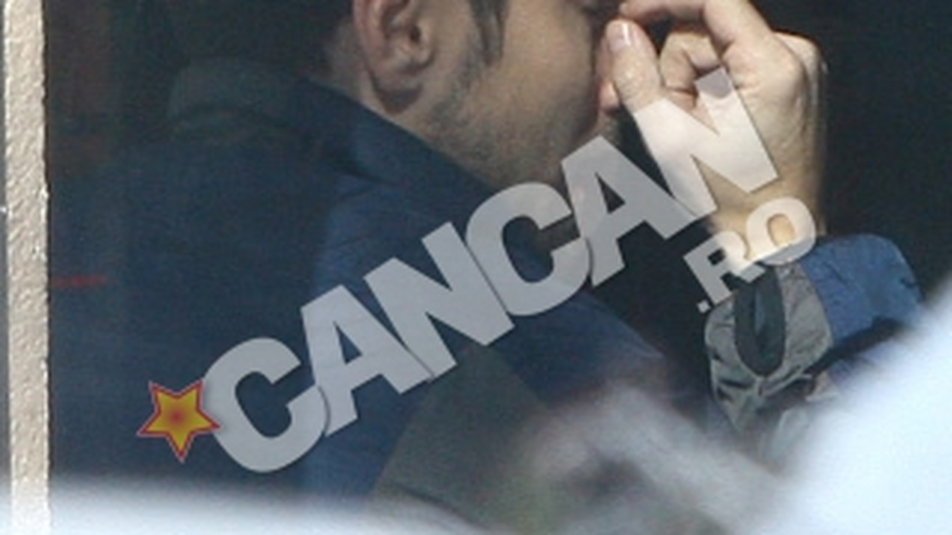 Dani Otil se scarpina peste tot!