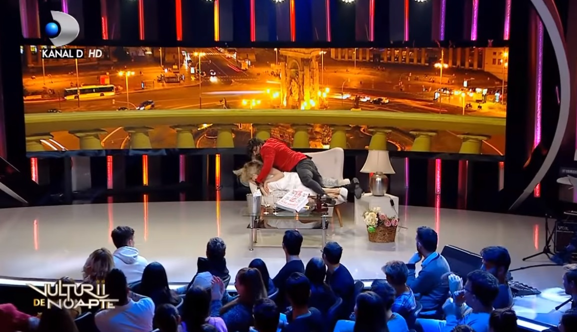 Și cu Răzvan cum rămâne!? Lidia Buble, filmată în brațele lui Connect-R