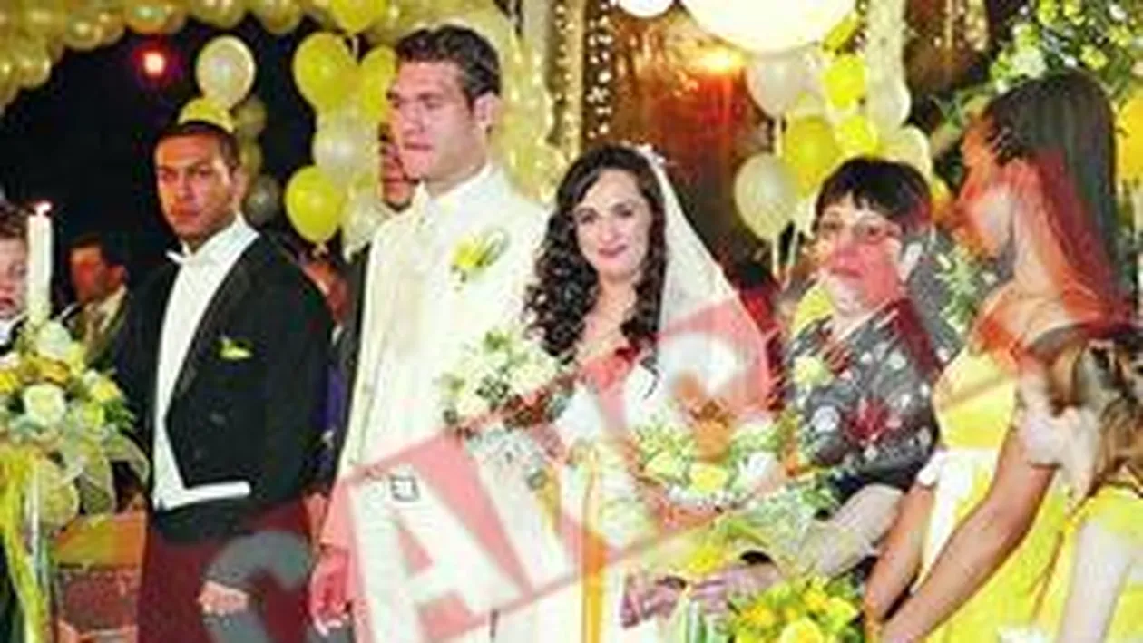 S-au sarutat in fata a 2.500.000 de oameni