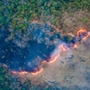 O dronă s-a prăbușit și a luat foc în Suceava, la doar câțiva metri de casele localnicilor: ”În partea asta a spart geamul”