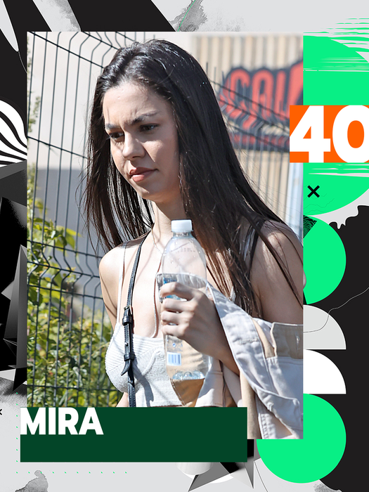 Top 50 dive cu “butonașii” la înaintare. Cine “înțeapă” mai puternic dintre Bianca Drăgușanu, Antonia sau Delia?