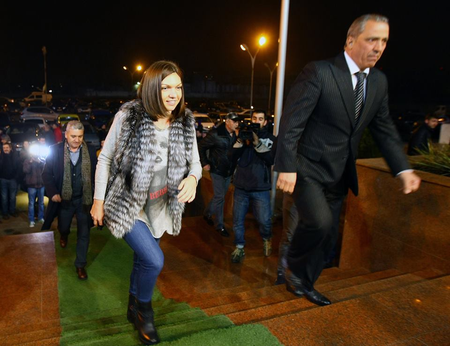 Simona Halep, alături de Teia Sponte și de tatăl său, la un meci al FCSB-ului
