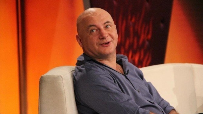 Mircea N. Stoian, text halucinant pe blog după anunţul divorţului soţilor Năstase: "Cine-o fi asta din pat?" 