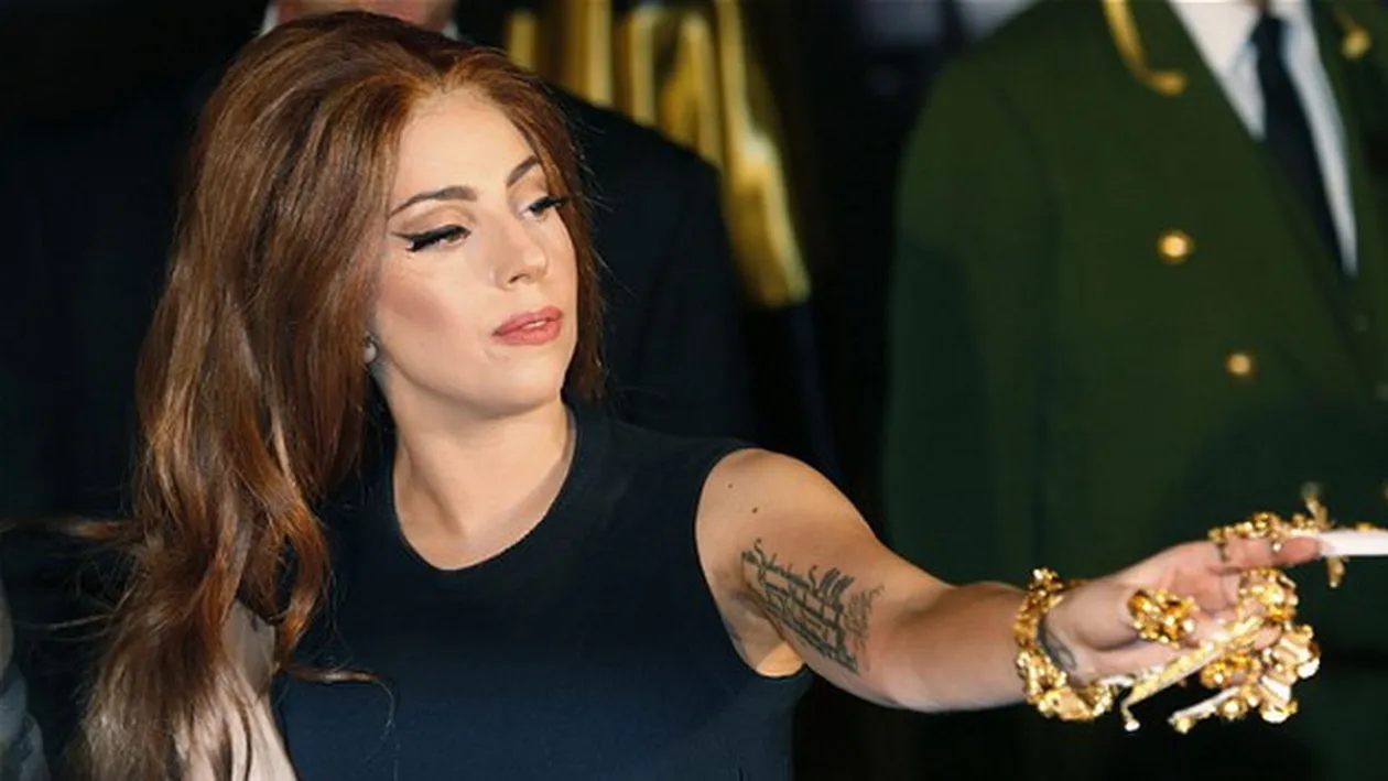 E mireasa lui FRANKENSTEIN! Cum a aparut Lady Gaga la Londra. Fanii au ramas cu GURA CASCATA cand au vazut-o ASA