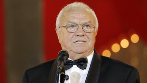 E suferind, trist, ingandurat si face o declaratie-soc: "Nu vreau sa cunosc familia tanarului care mi-a donat rinichiul"