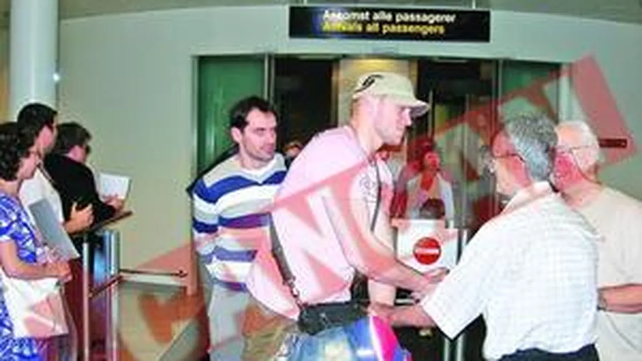 Tricolorii asteapta sa se opreasca ninsoarea