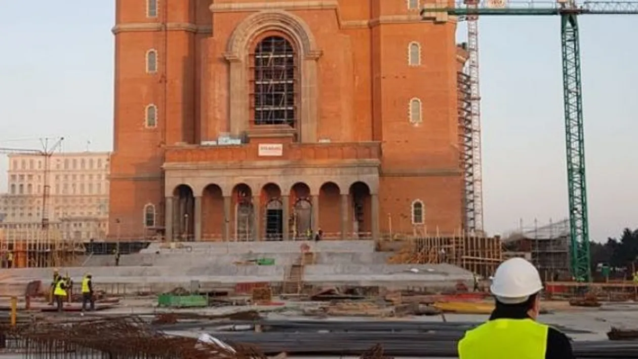 FOTO. În ce stadiu se află lucrările la Catedrala Mântuirii Neamului cu doar cinci zile înainte de sfințire. Imagini din interior