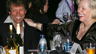 Dan Negru: "Mama lui Bon Jovi a fost unul dintre primii iepurasi Playboy"