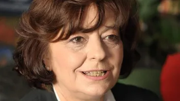 La mulți ani, Ana Blandiana!