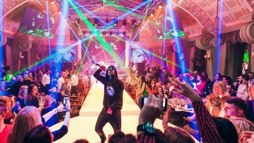 Carla's Dreams a făcut ”ravagii” într-un club din Beirut! Ce s-a întâmplat când au început să cânte melodia ”Sub pielea mea”