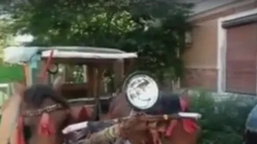 El este cel mai inventiv bătrânel din Galaţi! Uite cum şi-a transformat căruţa în maşină:”Am semnalizare, chiar şi muzică…“