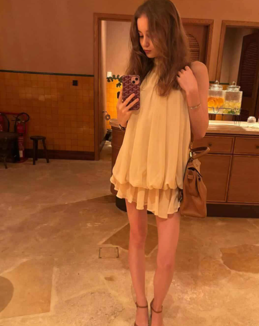 Irina Columbeanu, extravaganță de milionar. Câte mii de euro costă geanta cu care s-a afișat recent