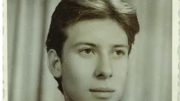 Îl recunoşti? Acum este unul dintre cei mai iubiţi prezentatori TV