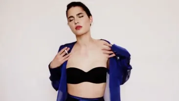 Femeia care i-a furat iubitul Innei a facut show pe strada! Maria a dat in mintea copiilor:a dansat si a sarit pe prietena ei!