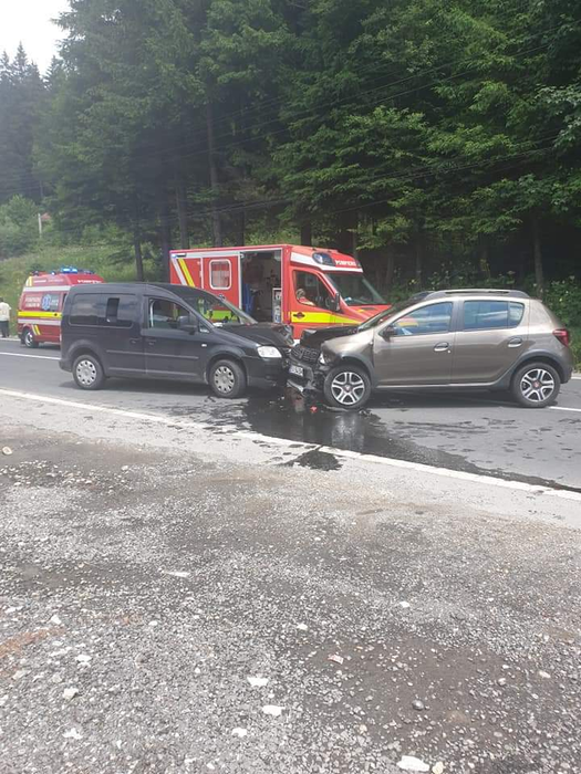 Accident grav în Brașov! 5 persoane au fost transportate la spital