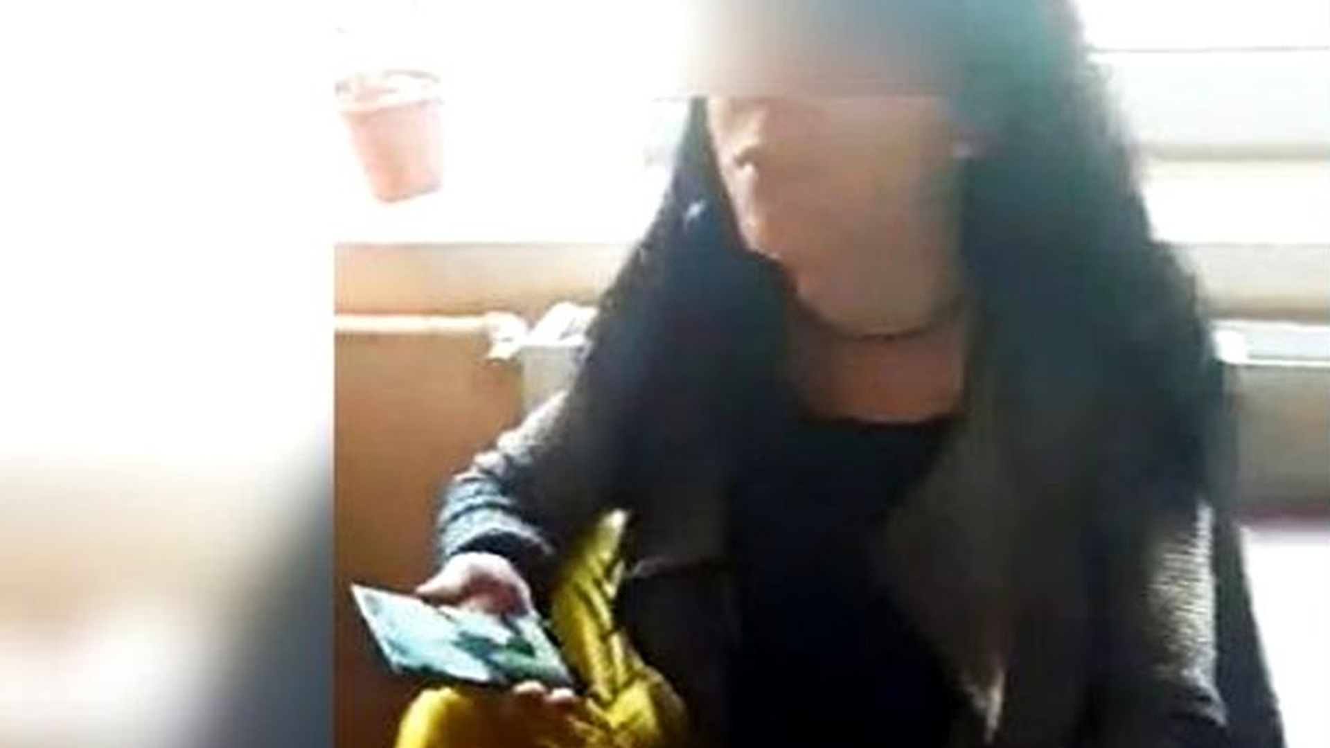 Incident șocant la Sibiu! Două eleve au fost biciuite în sala de clasă