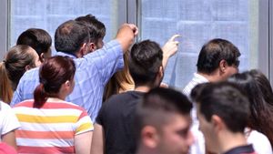 Câți elevi au promovat BAC-ul în sesiunea de toamnă. Se înscriseseră aproape 34.000 de candidați