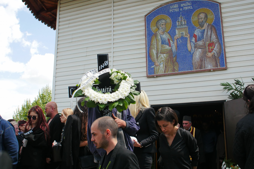 Designerul Răzvan Ciobanu a fost înmormântat ieri în Cimitirul Progresul din București.