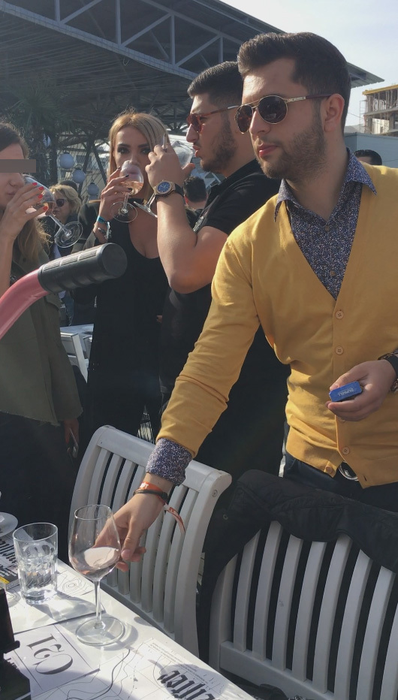 Gabi Oprea Jr. şi Diana Enache degustă un rose corect