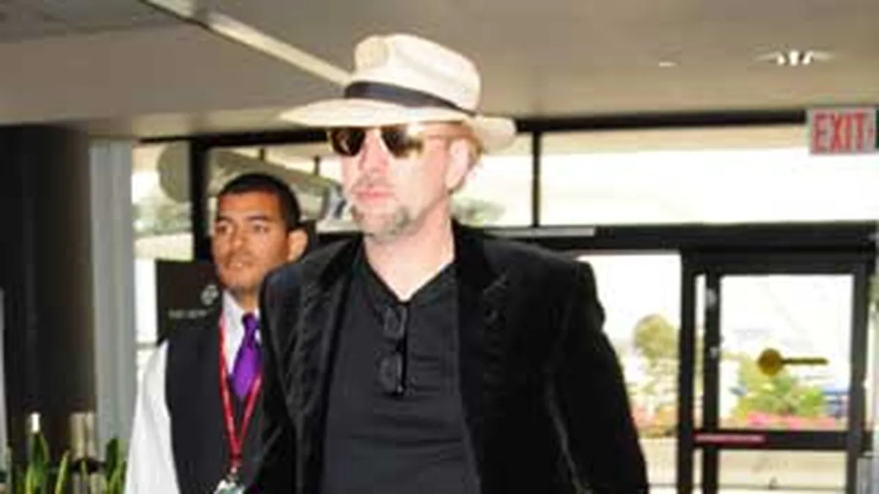 Nicolas Cage va avea 12 colegi romani!