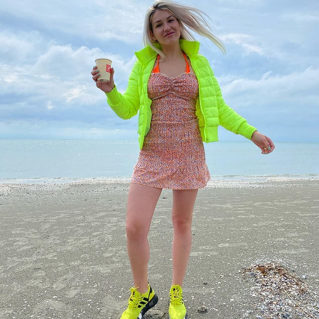 Adela e cea mai sexy mămică de pe Instagram