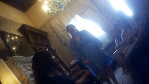 Cum cheama Rita Muresan ingerii? Imagini in premiera cu fosta miss, desculta, invocand Divinitatea intr-o camera insorita!