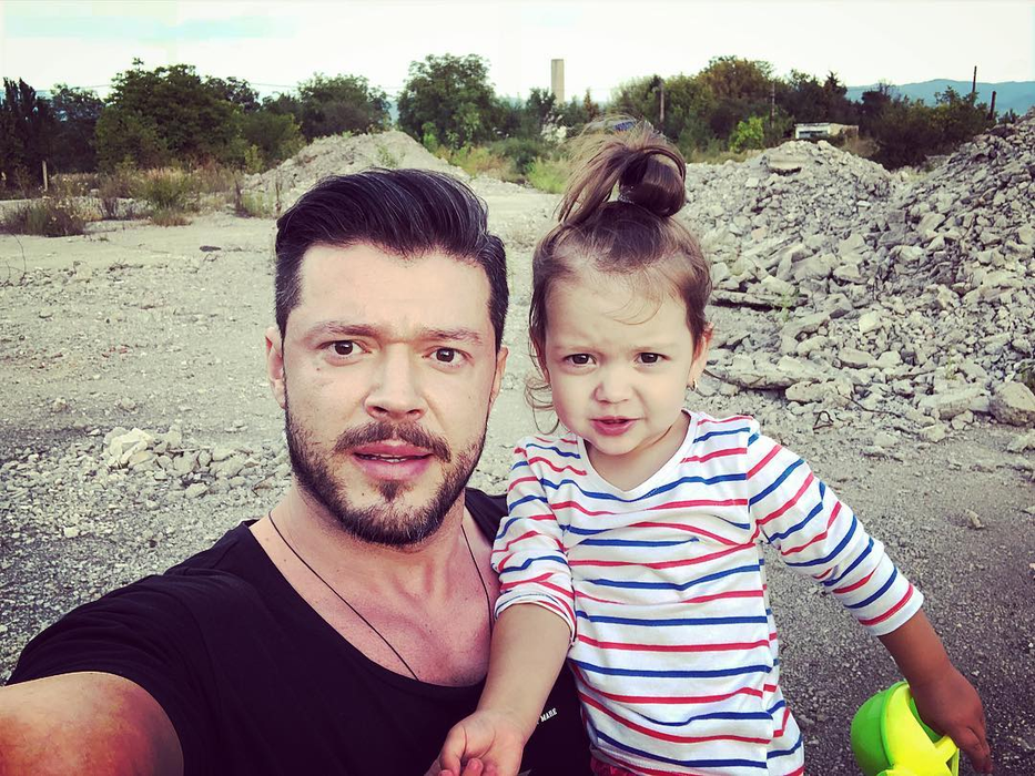 Romanii o vor pe Bianca Dragusanu impacata cu Victor! “Daca trandafirii sunt de la el…”