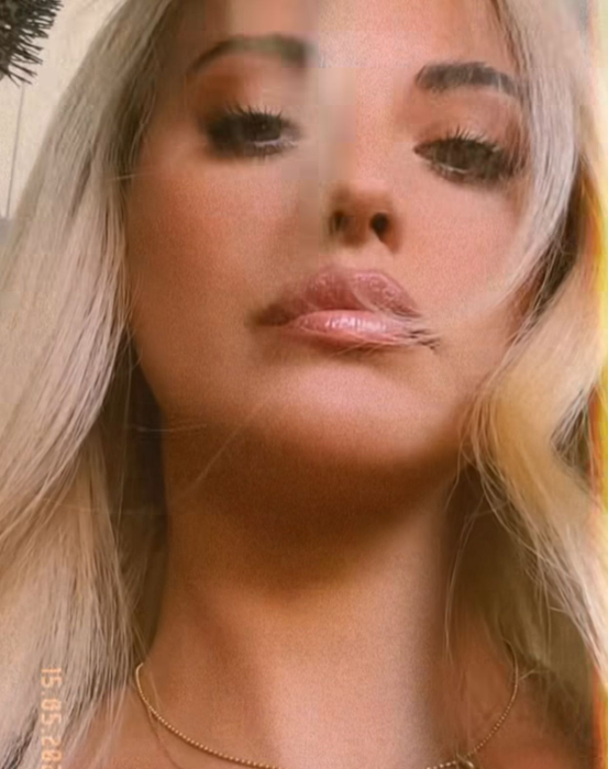 Așa arată Antonia blondă. Sursa foto: Instagram