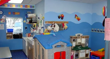 Un copil a murit înecat în lipsa educatoarei care trebuia să îl supravegheze. Femeia a fost plasată sub control judiciar