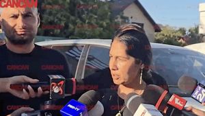 Bărbatul din Otopeni bănuit că şi-a ucis fiul vitreg s-a închis în apartament și amenință că își va lua viața. Rudele fac dezvăluiri cutremurătoare: ”Vreau să facă pușcărie!”