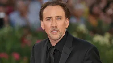 Celebrul actor NICOLAS CAGE şi-a rupt piciorul în apropiere de România şi a fost dus de urgenţă înapoi în Statele Unite