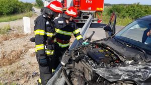 Accident teribil în această dimineață! O mașină a fost spulberată de un tren InterRegio  