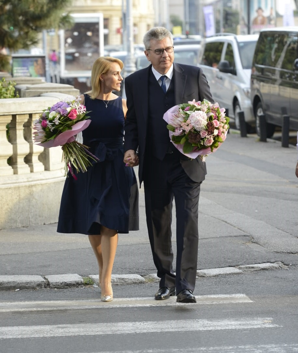 Gabriela Firea și soțul ei s-au numărat printre invitații de seamă la cununia fiicei lui Becali