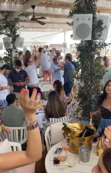 Rafinata Lexy cu fotbaliștii de națională în Saint-Tropez (sursa FOTO: Instagram)