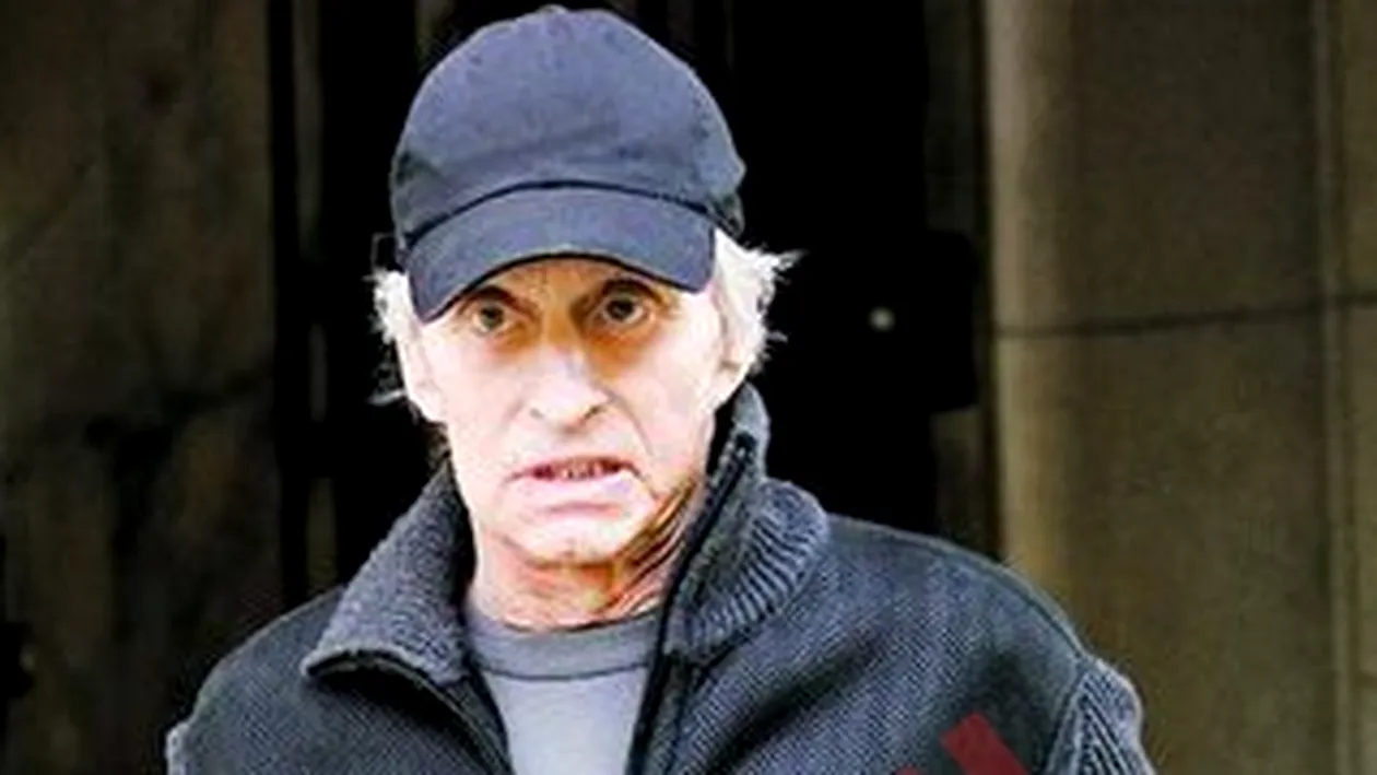 Michael Douglas nu mai apuca Revelionul?