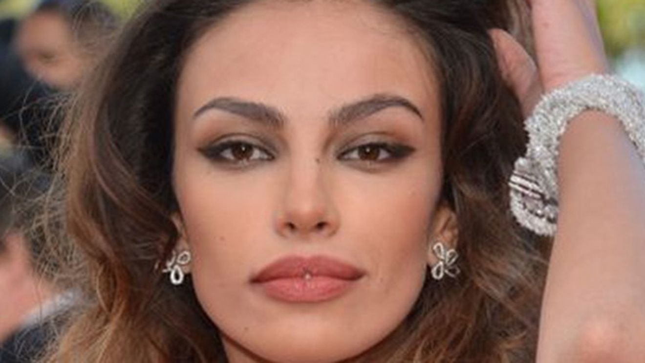 Madalina Ghenea si-a innebunit fanii cu poza asta! "Nu sunt dezbracata!" Vezi de ce a trebuit sa se justifice!