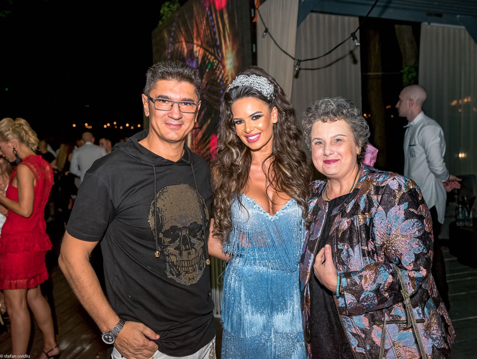 Loulou a fost răsfățată de invitați și a primit cadouri scumpe