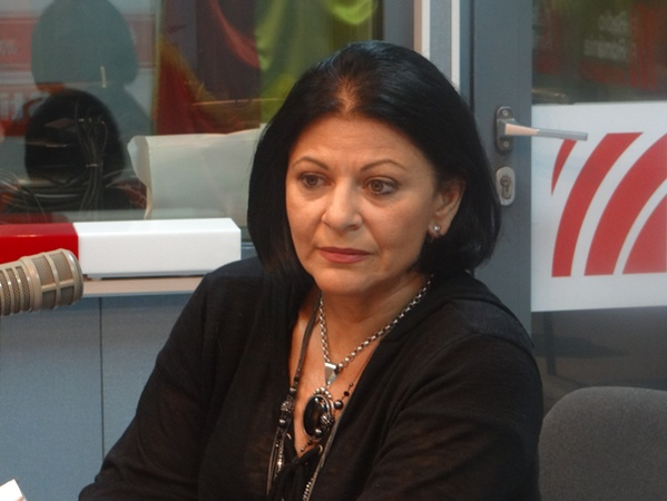 Elena Cârstea dă de pământ cu Easter Peony, câștigătoarea Eurovision România